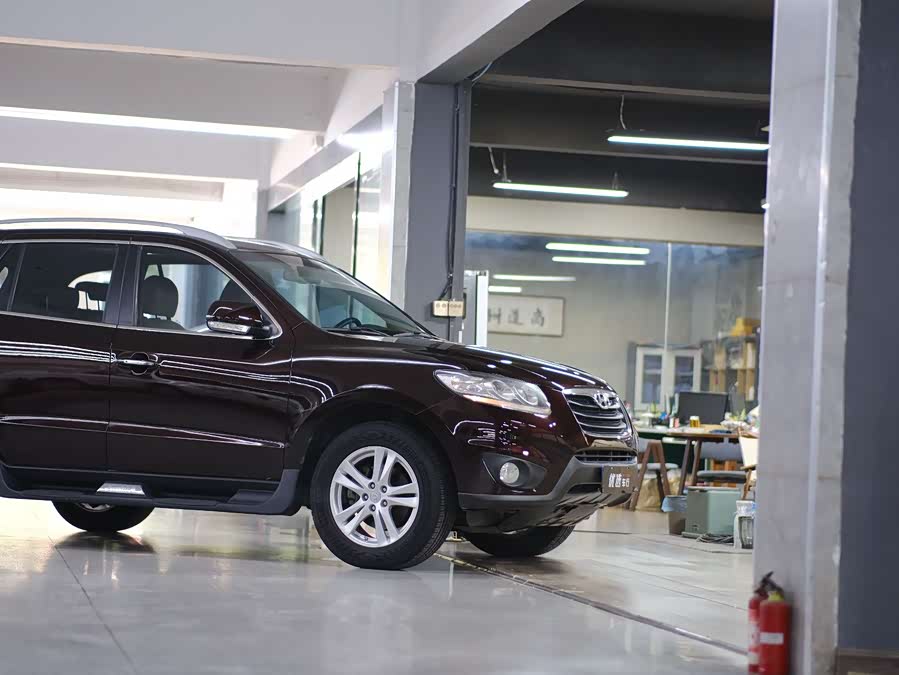 Hyundai Santa Fe Classic 2011 car image #16