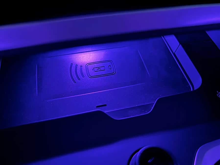 BMW XM 2025 car image #16