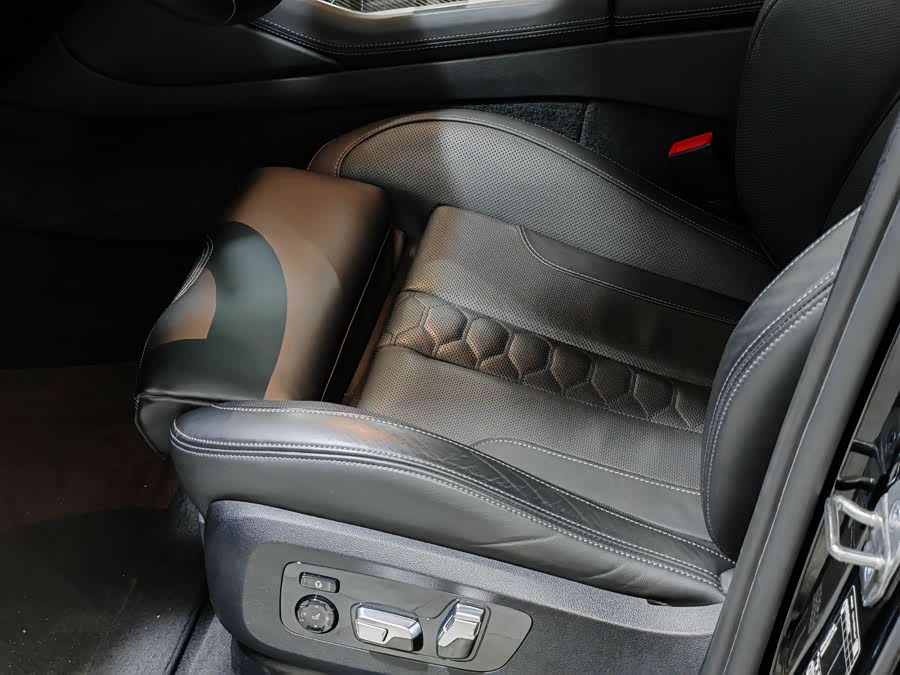 BMW X6 M 2021 car image #16