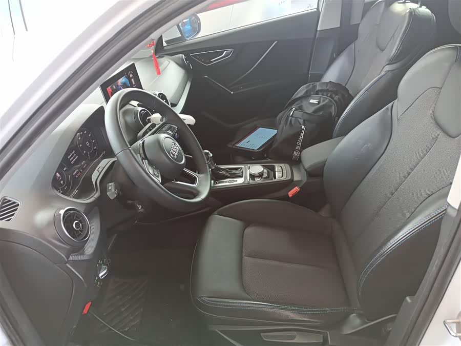 Audi Q2L e-tron 2021 صورة سيارة #16