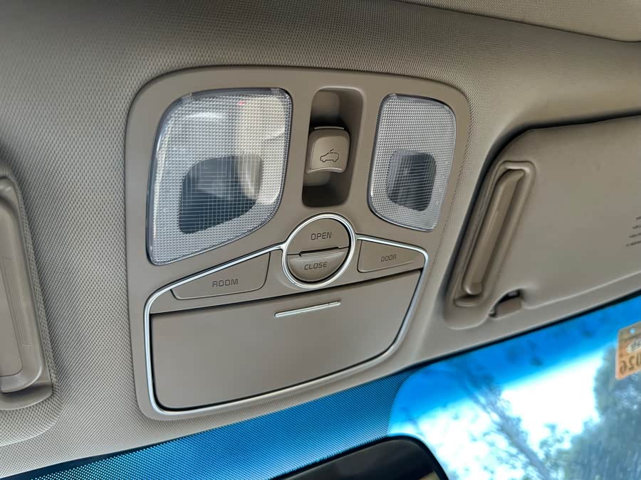 Kia Sorento 2014 изображение автомобиля #16