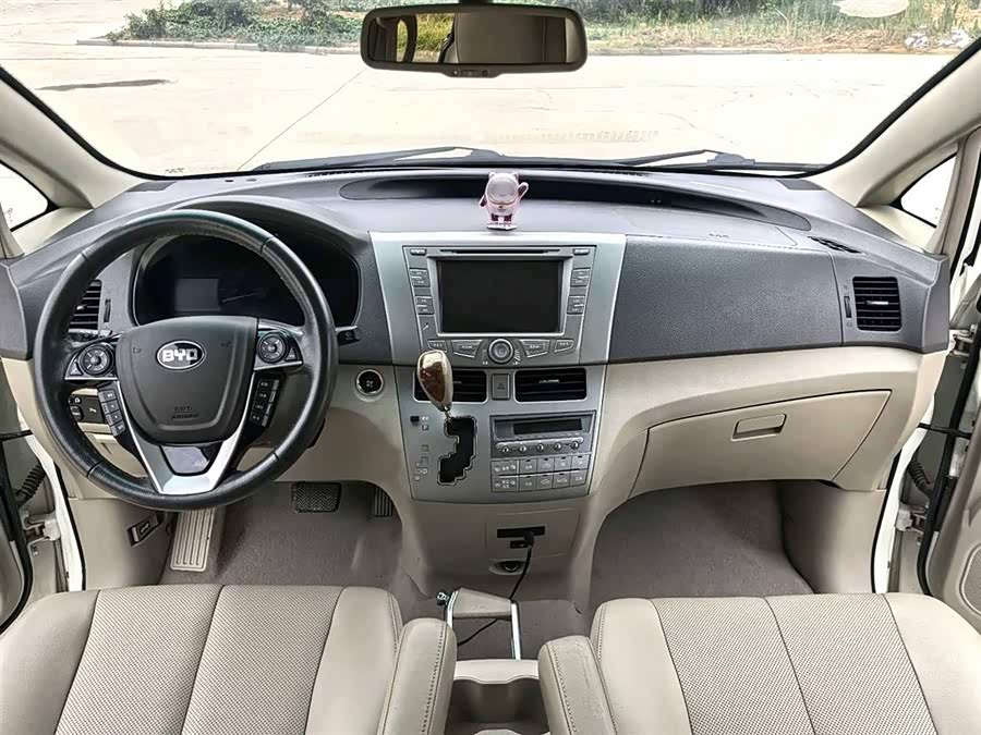 BYD M6 2016 car image #16