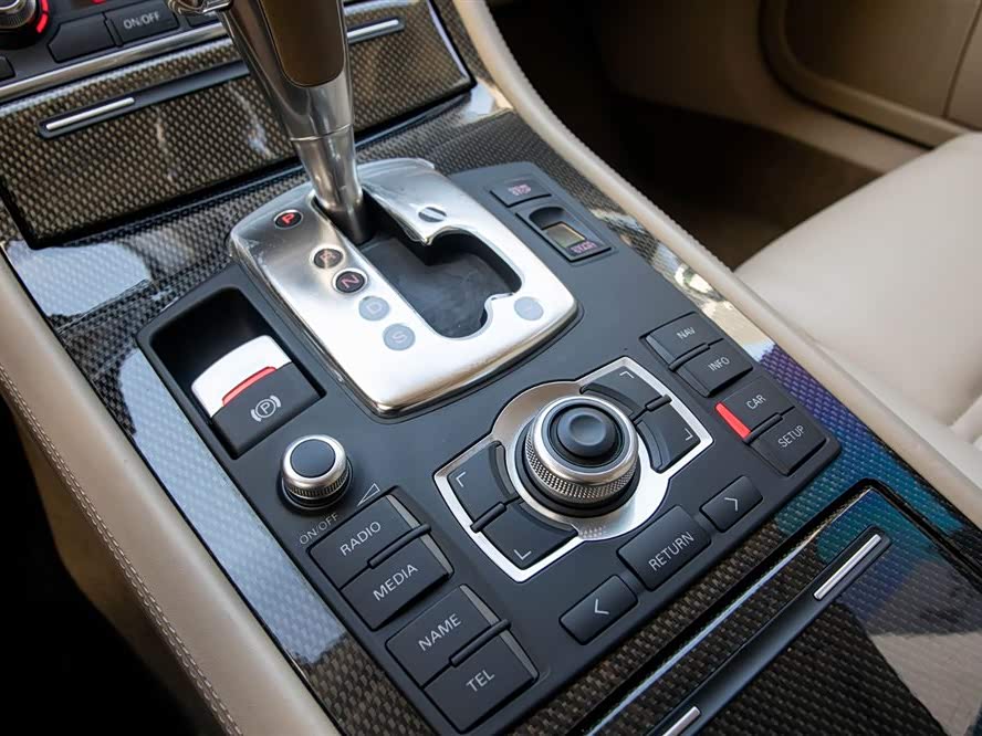 Audi S8 2009 car image #16