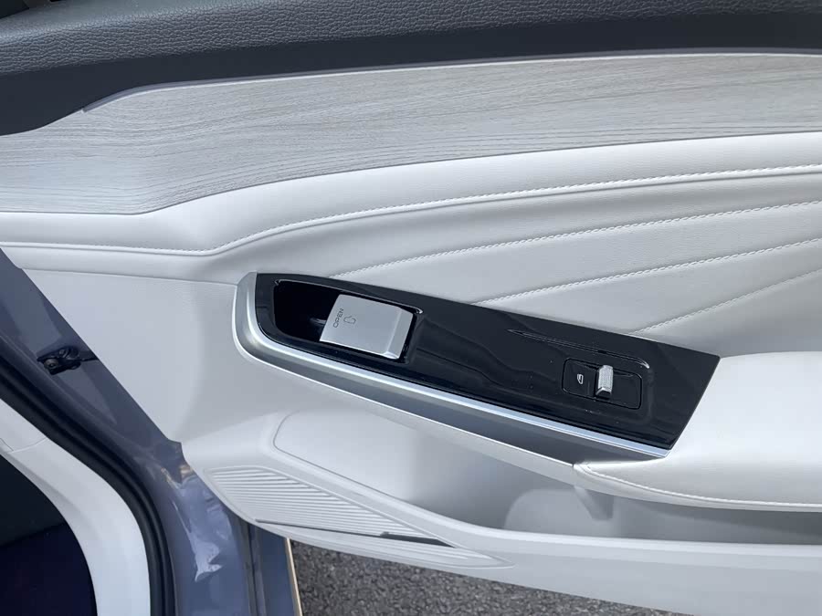 GEELY 2023 car image #16