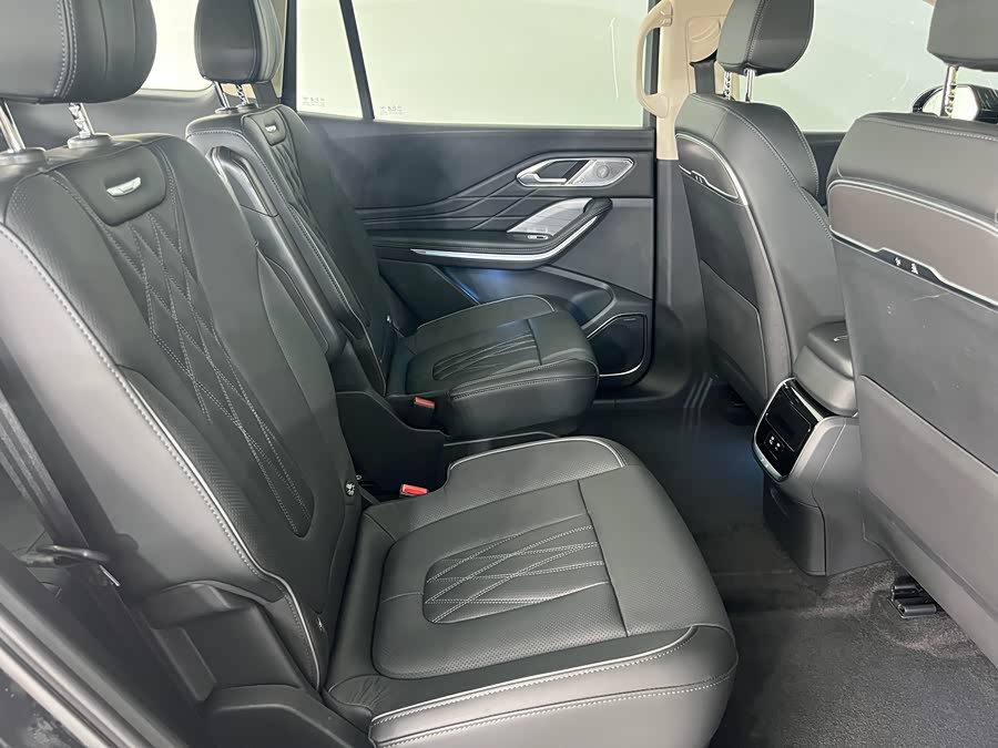 HongQi HS7 PHEV 2024 immagine di auto #16