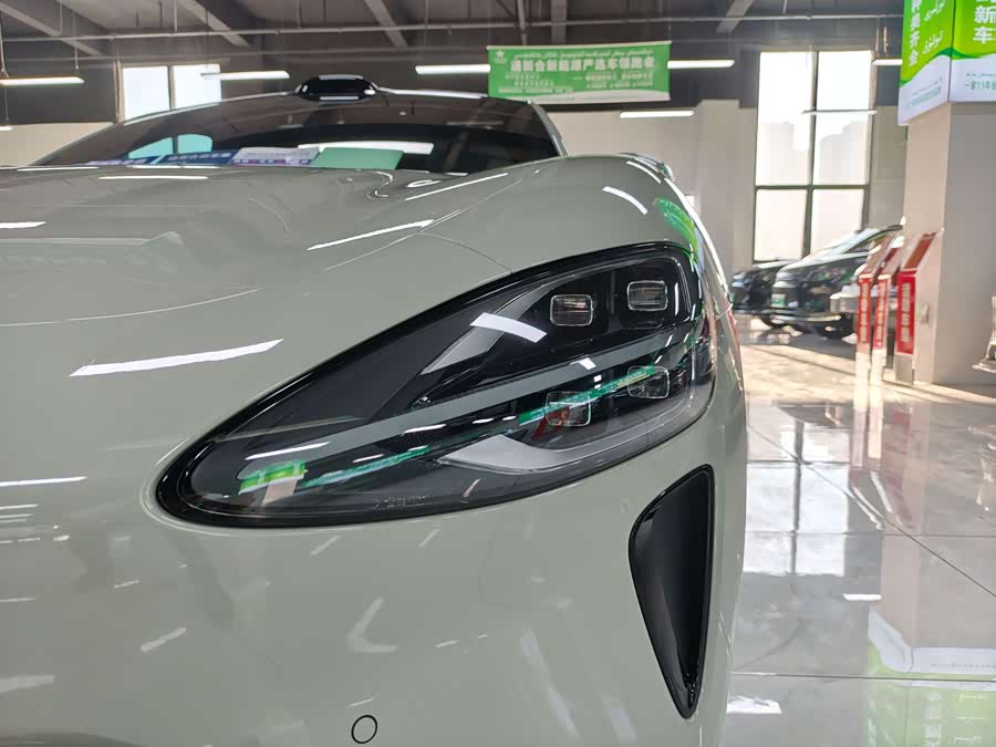MI SU7 2024 car image #16