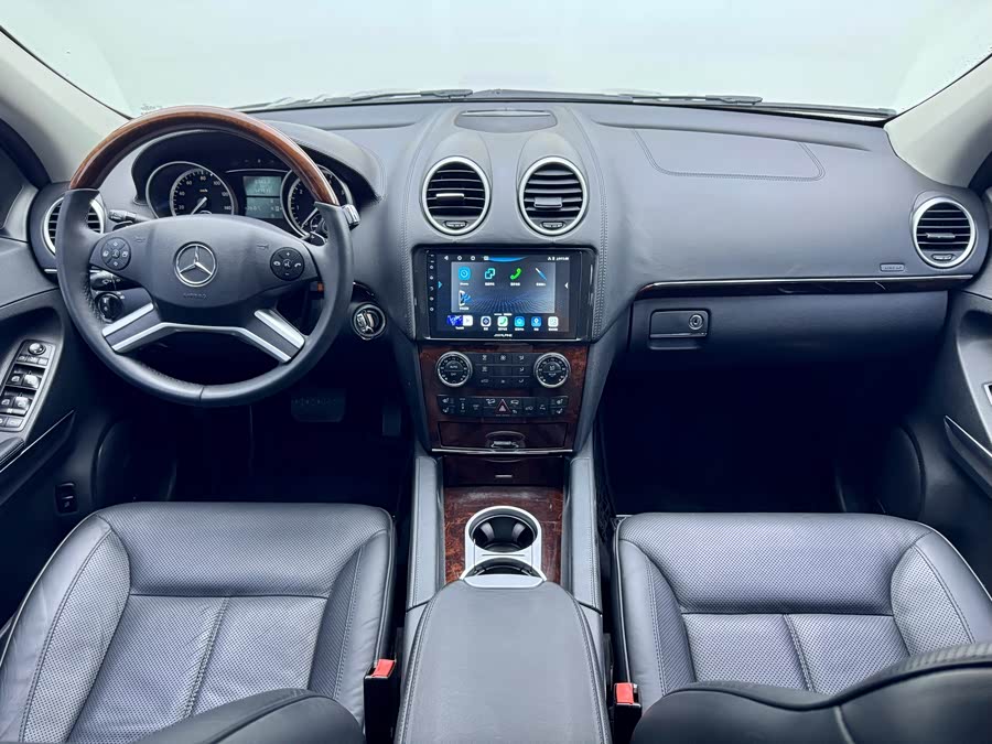 Mercedes-Benz GL Class 2011 car image #16