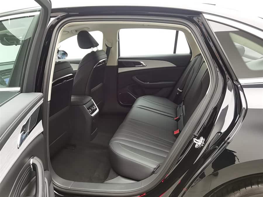 HongQi H5 PHEV 2025 #16 HongQi H5 PHEV 2025 car image #16