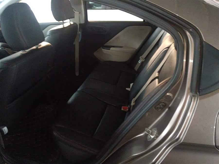 Honda Greiz 2017 #16 Honda Greiz 2017 صورة سيارة #16