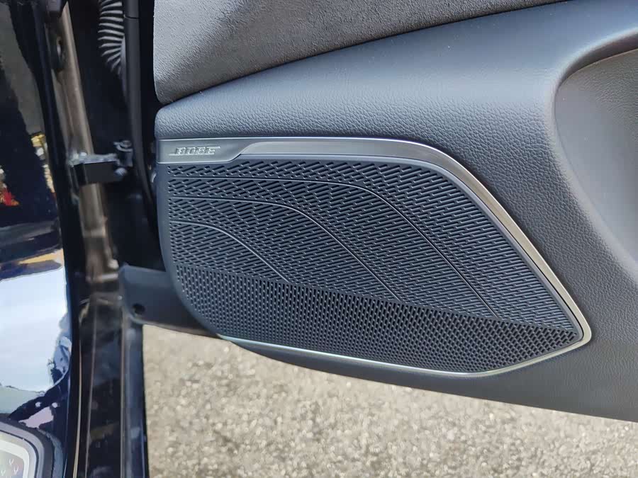 HongQi H9 2024 car image #16