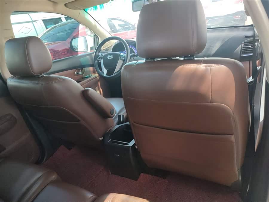 BYD S6 2015 car image #16