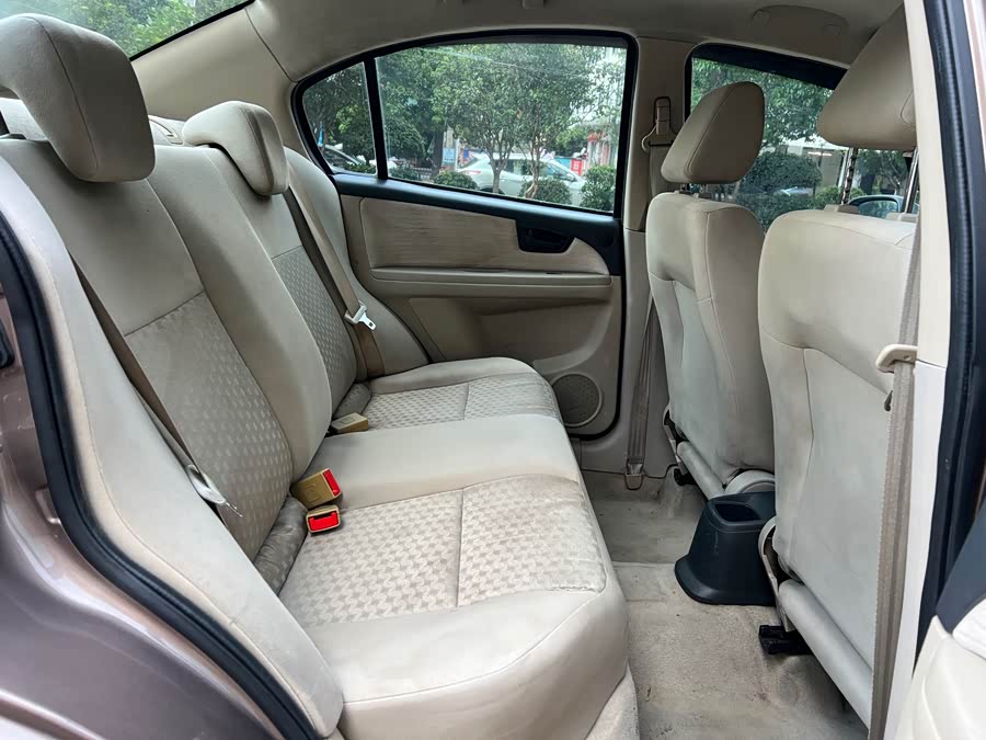 Suzuki SX4 Sedan 2014 imagem de carro #16