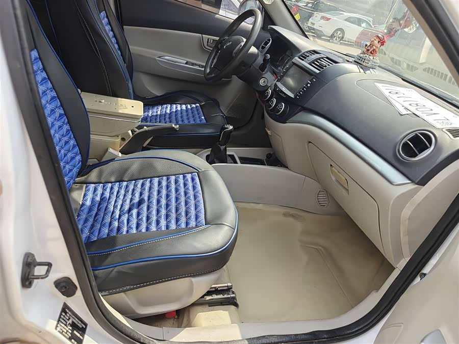 Changan Alsvin V5 2014 car image #16