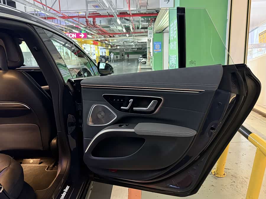 Mercedes-Benz EQS Class 2023 car image #16