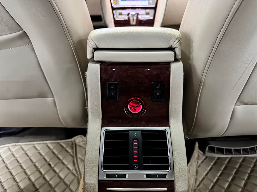 Volkswagen Passat Lingyu 2011 car image #16