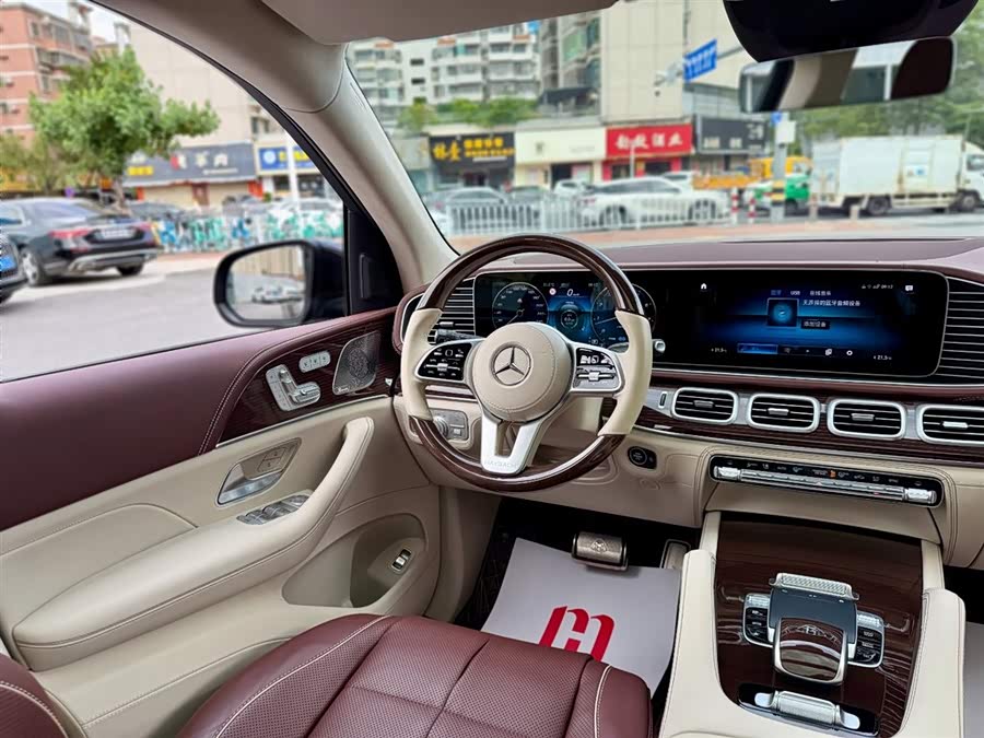 Mercedes-Benz Maybach GLS 2022 car image #16