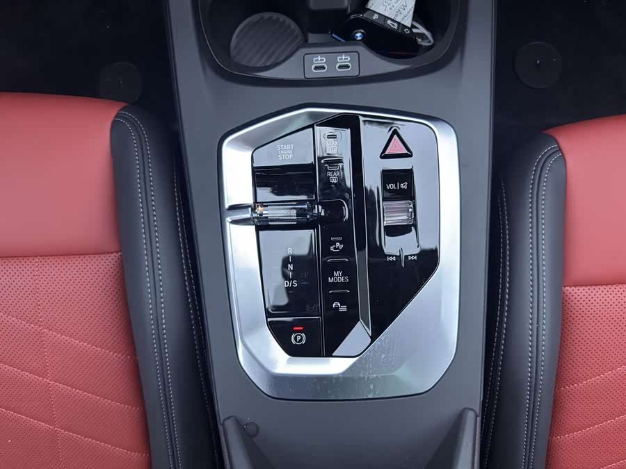 BMW M235L صورة سيارة #16