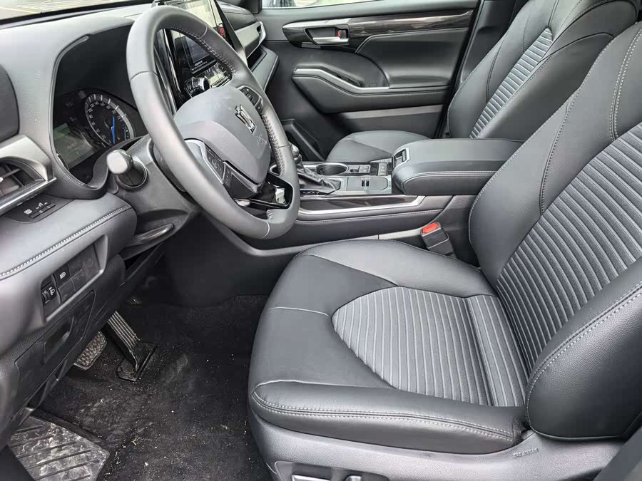 Toyota Crown Kluger 2025 car image #16