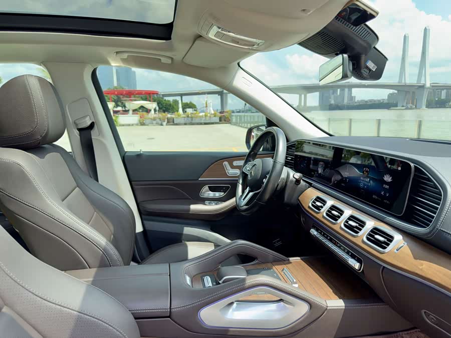 Mercedes-Benz GLE Class New Energy 2022 car image #16