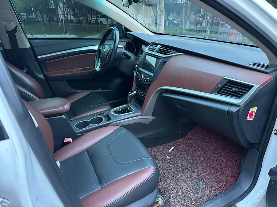 BYD G5 2015 #16 BYD G5 2015 изображение автомобиля #16