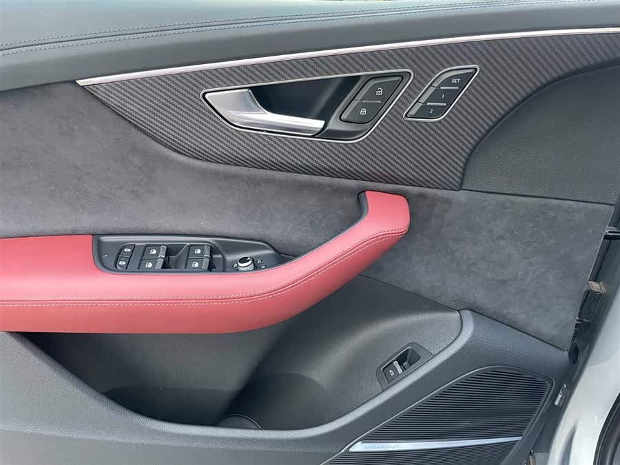 Audi SQ7 2024 immagine di auto #16