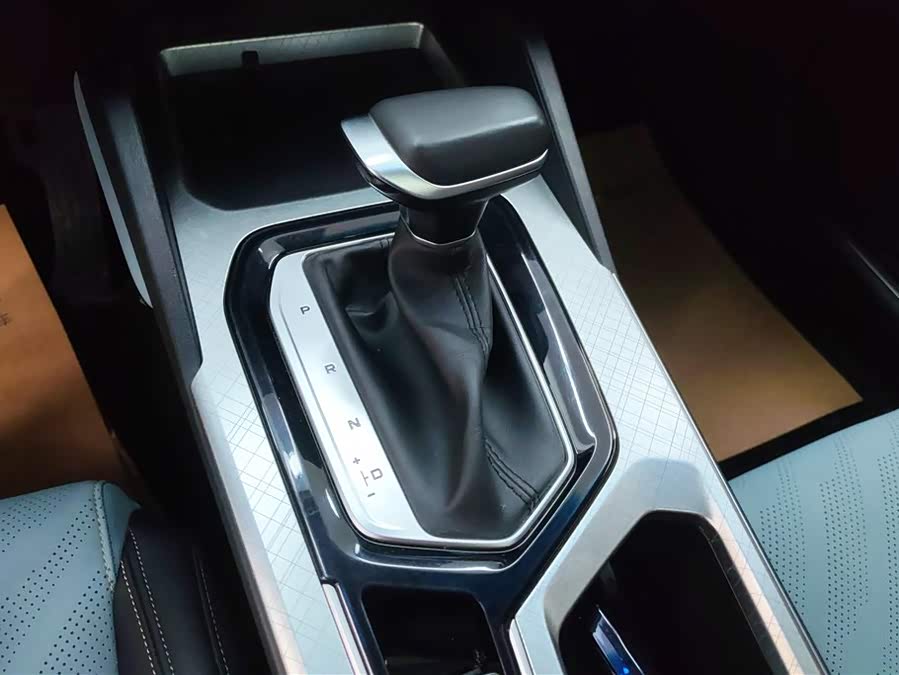 GEELY Emgrand L 2022 car image #16