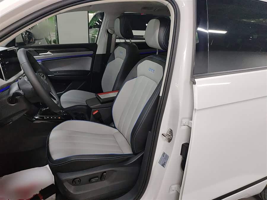 Volkswagen Tayron GTE 2023 car image #16