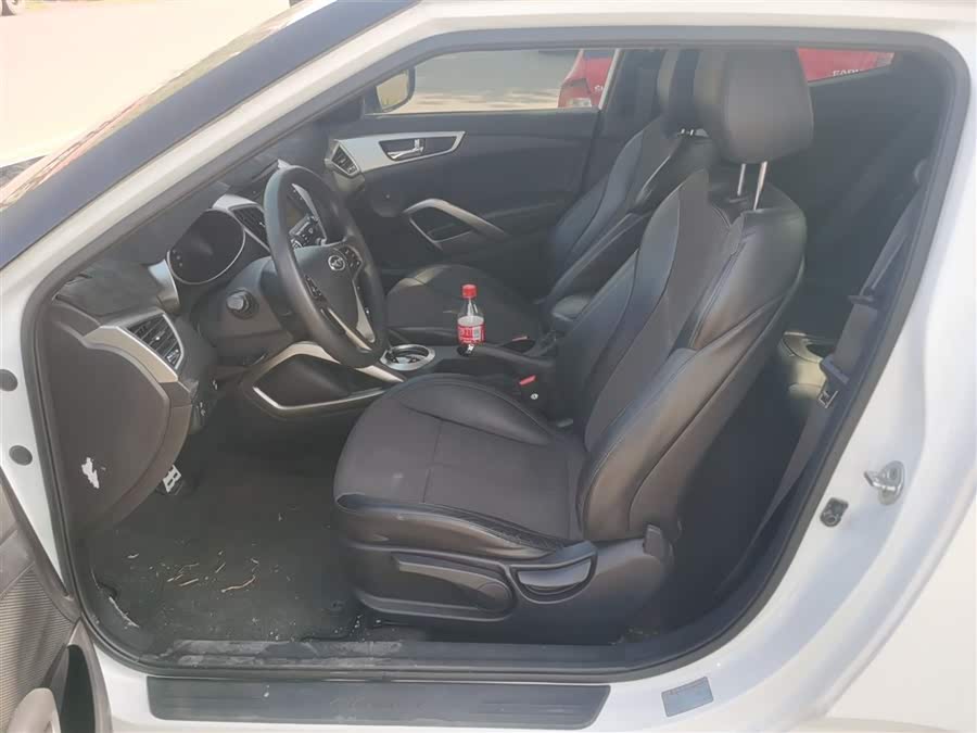 Hyundai Veloster 2015 #16 Hyundai Veloster 2015 car image #16