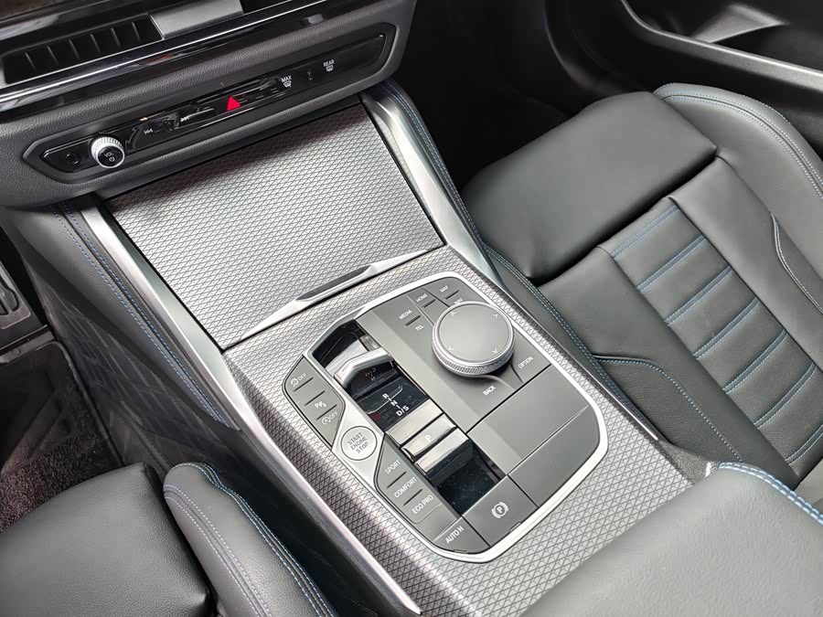 BMW M240i 2025 immagine di auto #16