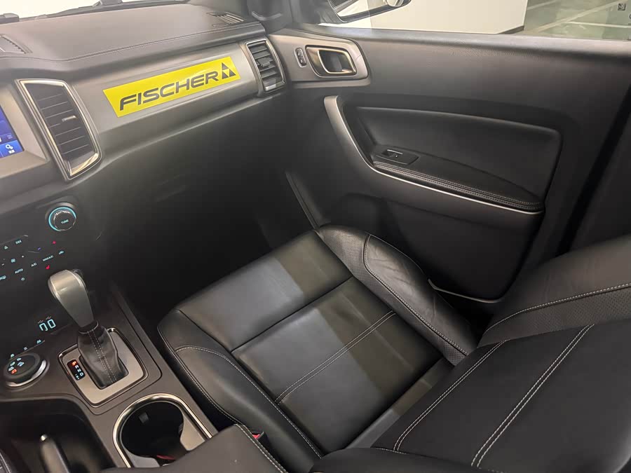 Ford Everest 2019 car image #16