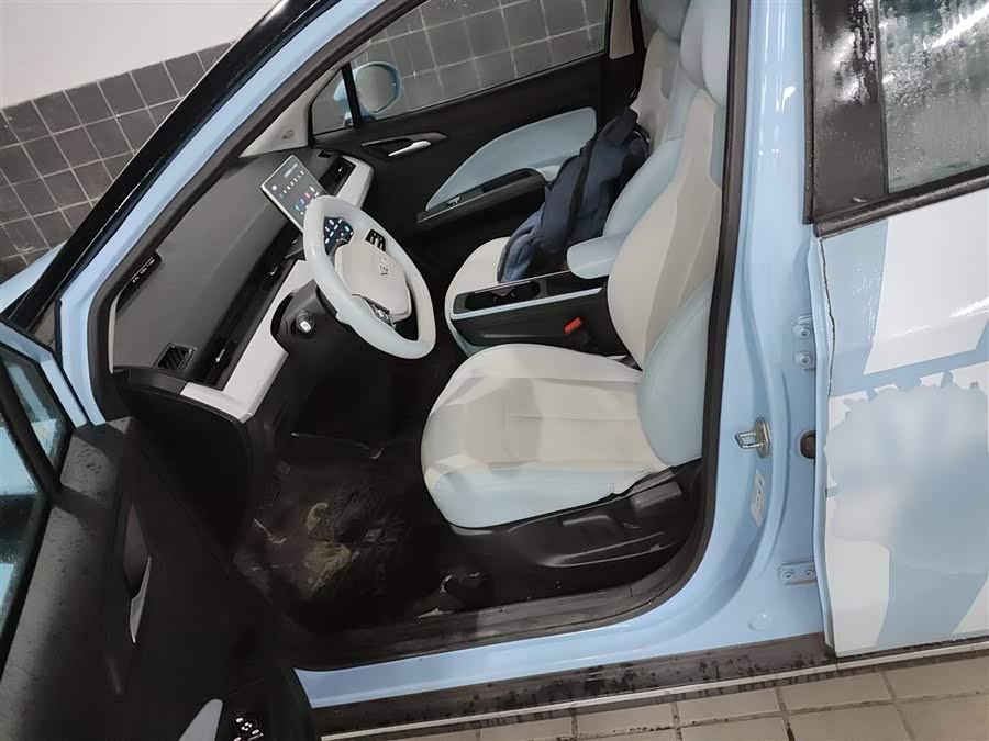 哪吒汽车 哪吒AYA 2023 汽车图片 #16