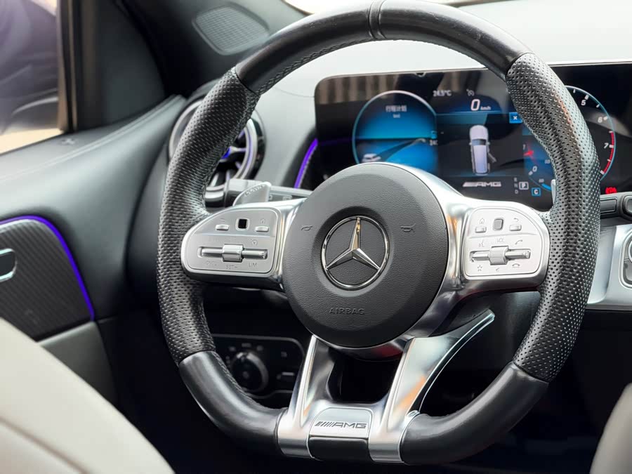 Mercedes-Benz GLB AMG 2022 immagine di auto #16