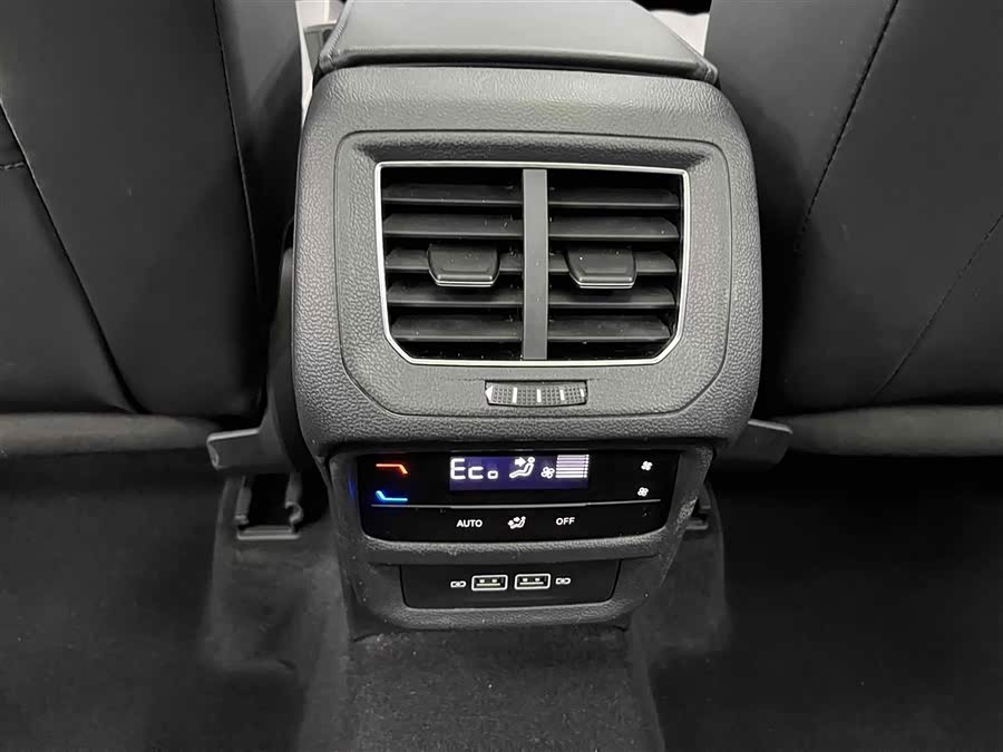 Volkswagen Tayron GTE 2023 #16 Volkswagen Tayron GTE 2023 car image #16