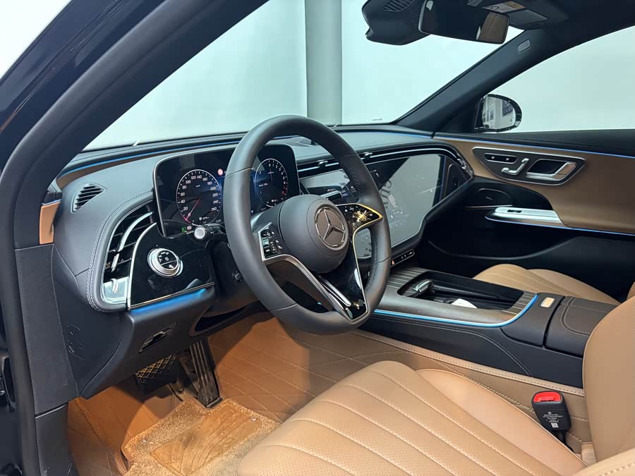 Mercedes-Benz E Class New Energy 2025 car image #16