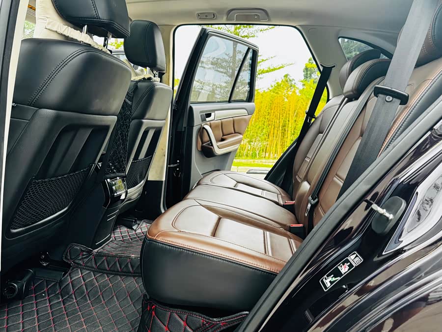 Haval H8 2018 car image #16