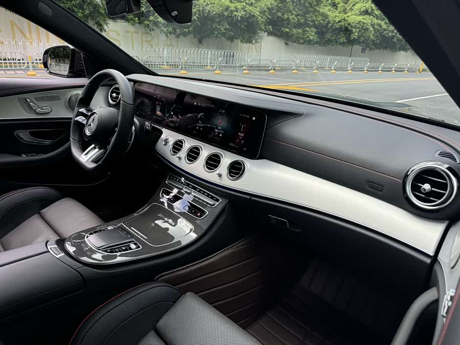 Mercedes-Benz E AMG 2022 immagine di auto #16