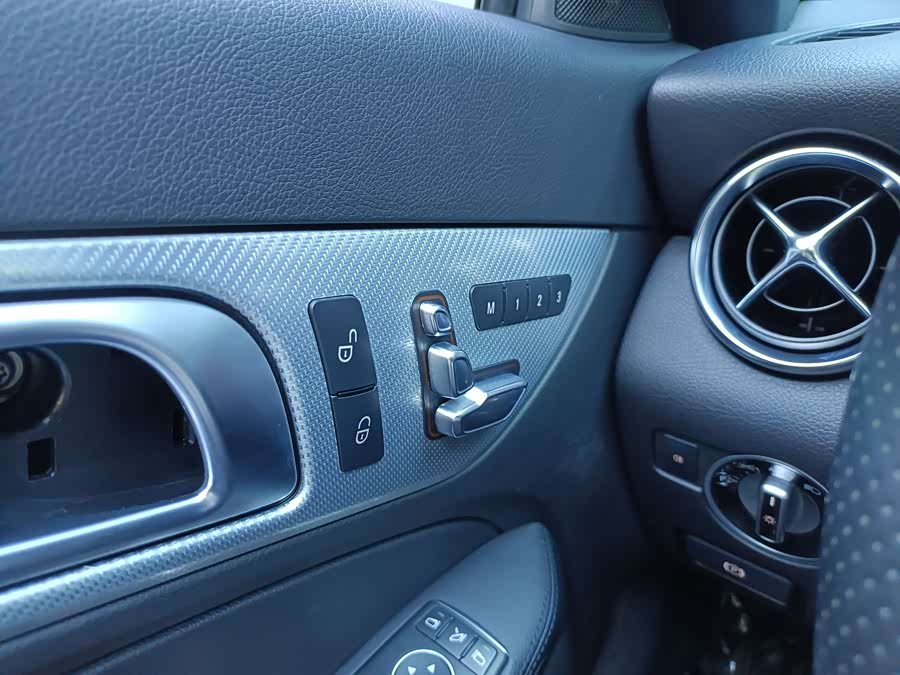 Mercedes-Benz SLC Class 2016 #16 Mercedes-Benz SLC Class 2016 car image #16