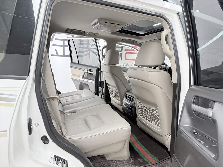 Toyota Land Cruiser 2009 #16 Toyota Land Cruiser 2009 car image #16