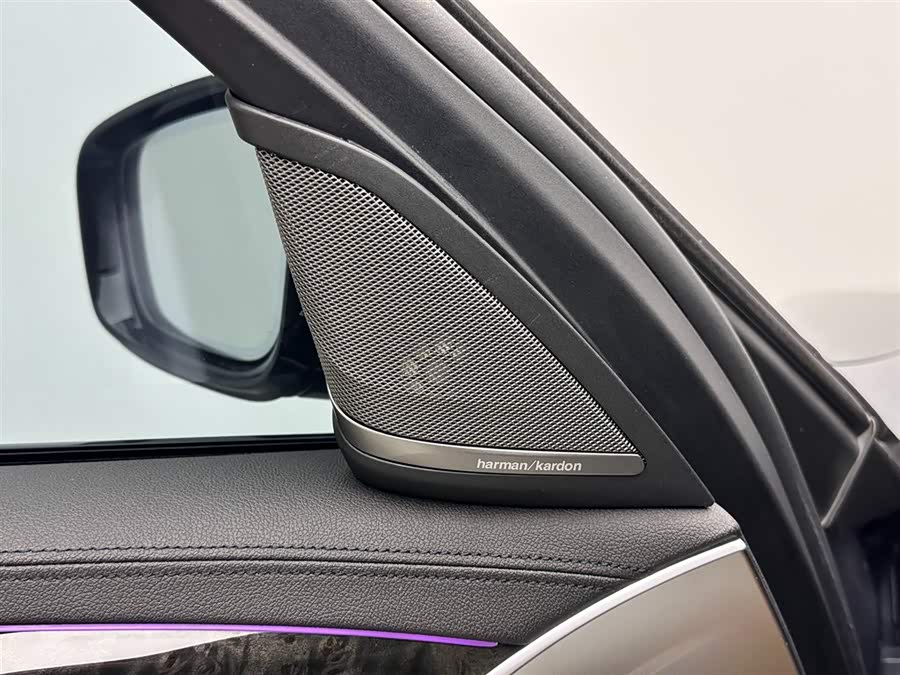 BMW 5 Series (Imported) 2018 car image #16