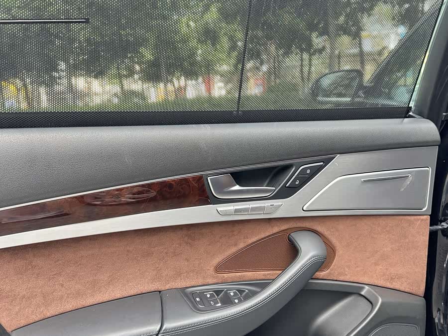 Audi A8 2012 imagen de coche #16