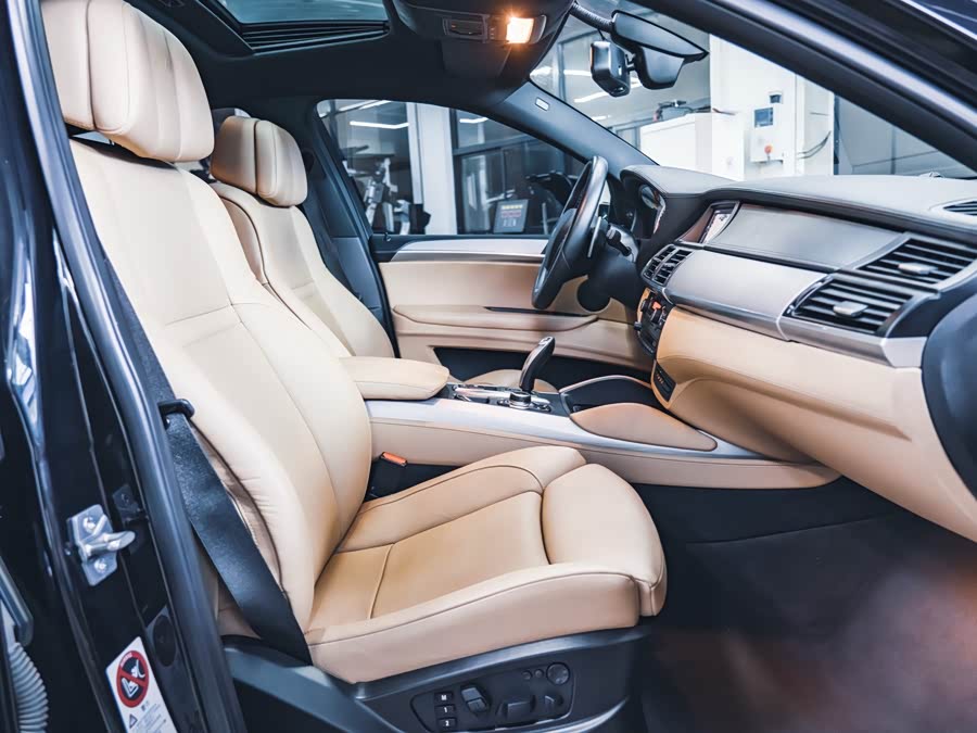 BMW X6 M 2013 car image #16