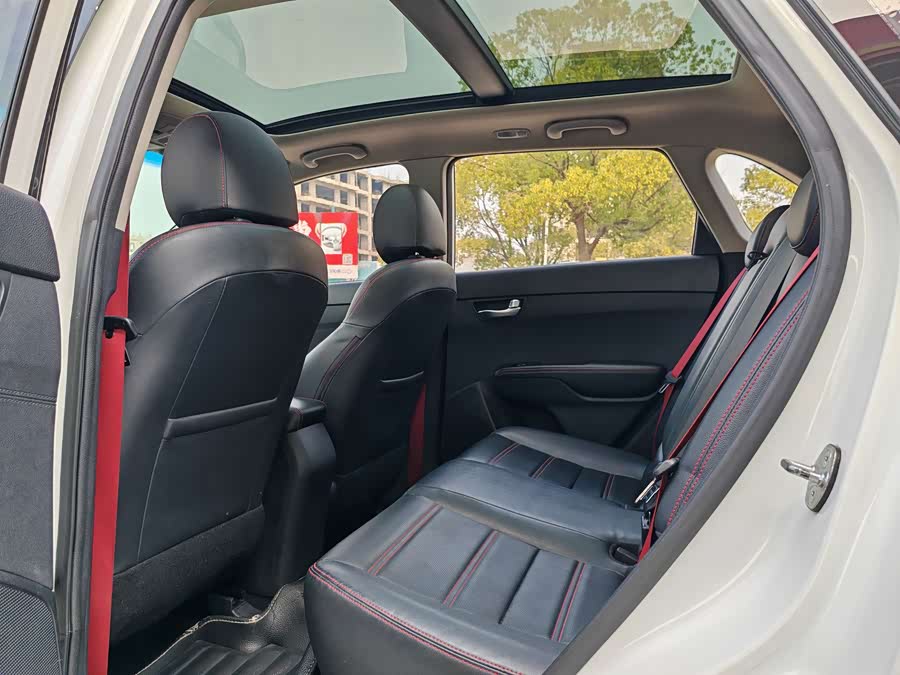 Kia Stonic 2017 car image #16