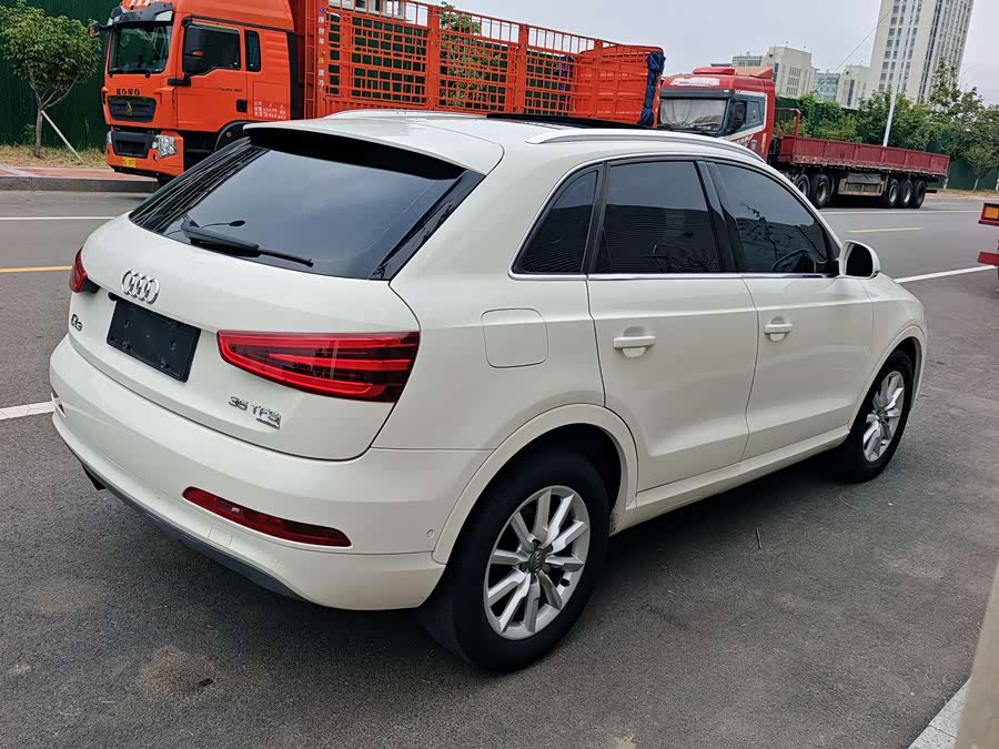 Audi Q3 (Imported) 2013 car image #16