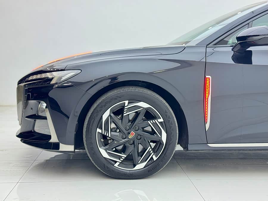 HongQi H6 2023 car image #16