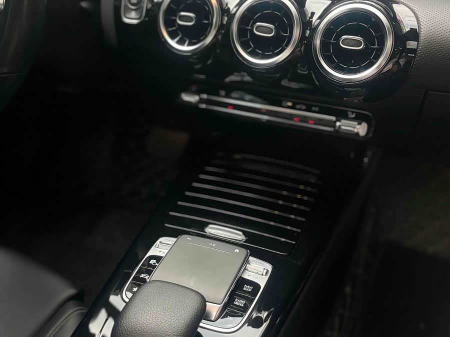 Mercedes-Benz A Class (Imported) 2019 #16 Mercedes-Benz A Class (Imported) 2019 car image #16