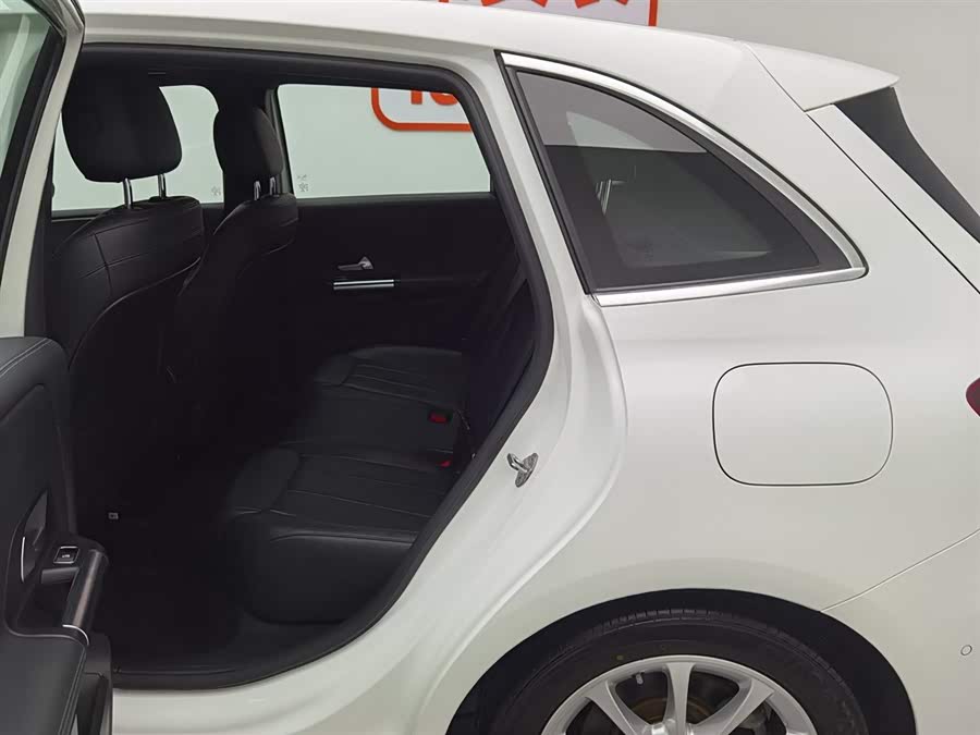 Mercedes-Benz B Class 2021 car image #16