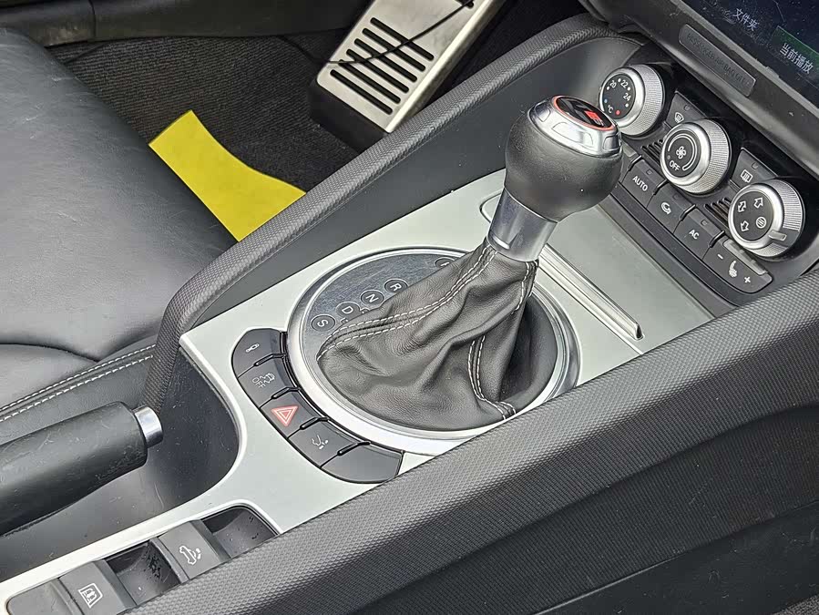 Audi TTS 2012 car image #16