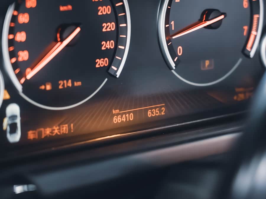 BMW 6 Series 2012 car image #16