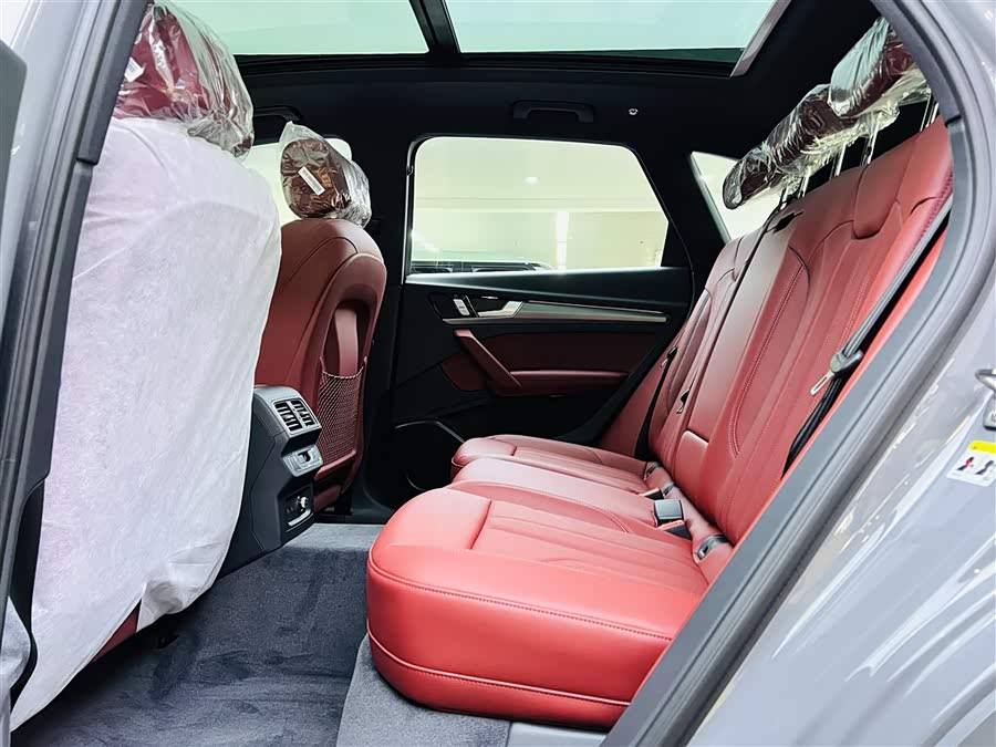 Audi Q5L 2025 car image #16