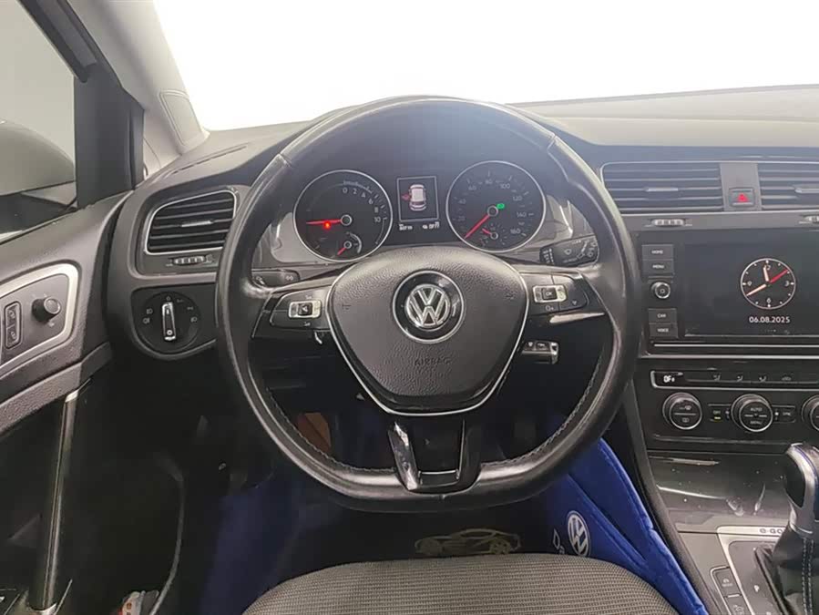 Volkswagen Golf Pure Electric 2021 imagen de coche #16